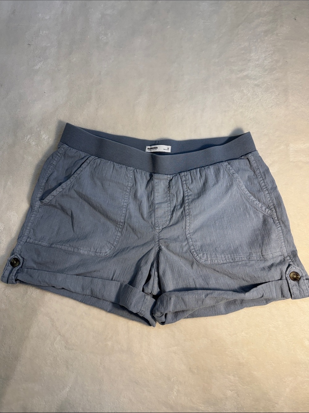 Sonoma gray/blue cuffed elastic waisted cotton shorts w/2% spandex. M.